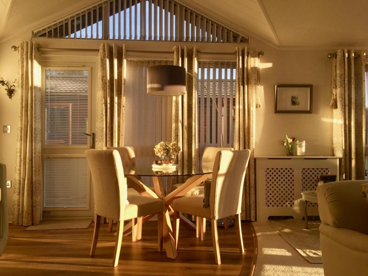 Otter Lodge Auchterarder Bagian luar foto